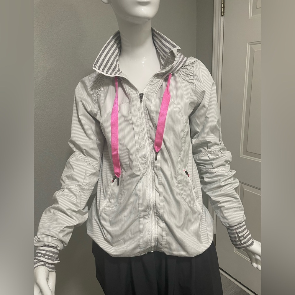 Lululemon Athletica 🩷white/Grey Striped Zippered Hooded Jacket, size small